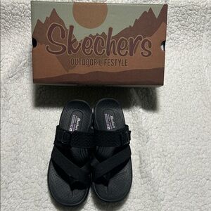 NEW w/tags Skechers Women’s Black Strap Sandals
